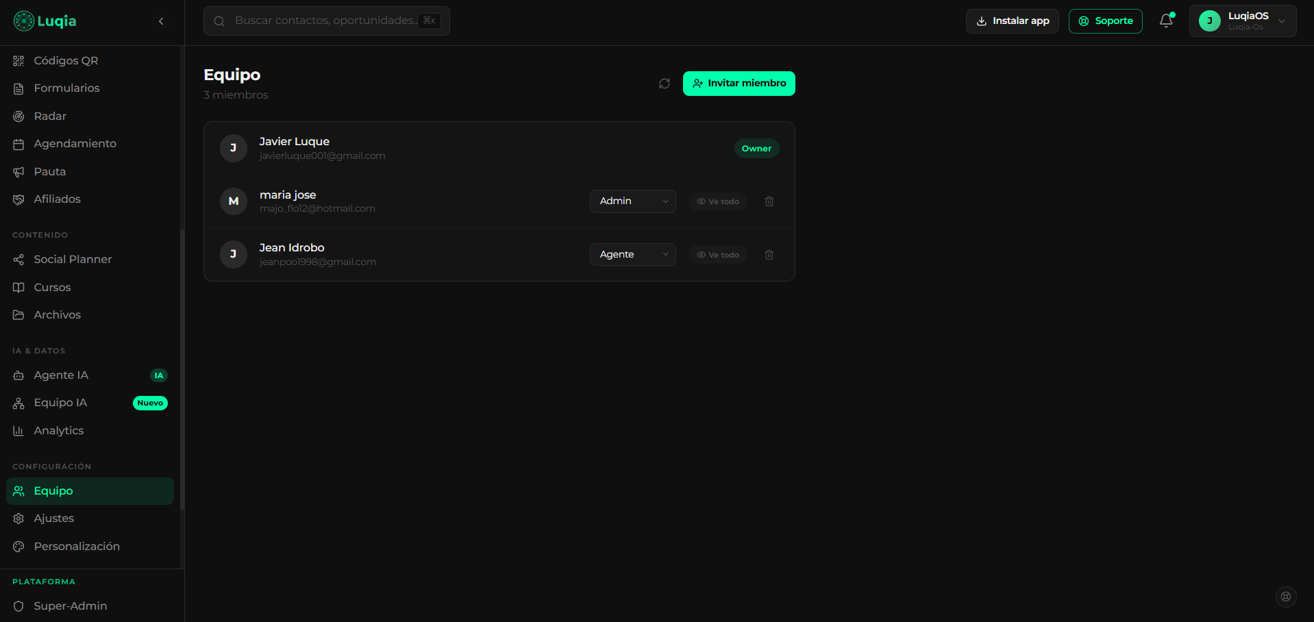 Configuración de equipo y permisos con información ficticia